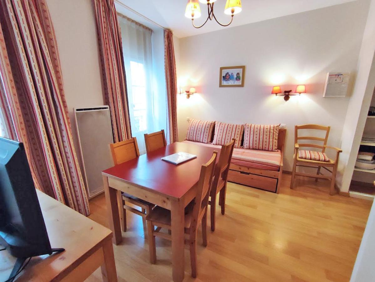 Oo, T2, Centre Luchon, Wifi, Casier A Skis, Ascenseur, 4 Personnes Bagneres-de-Luchon Luaran gambar