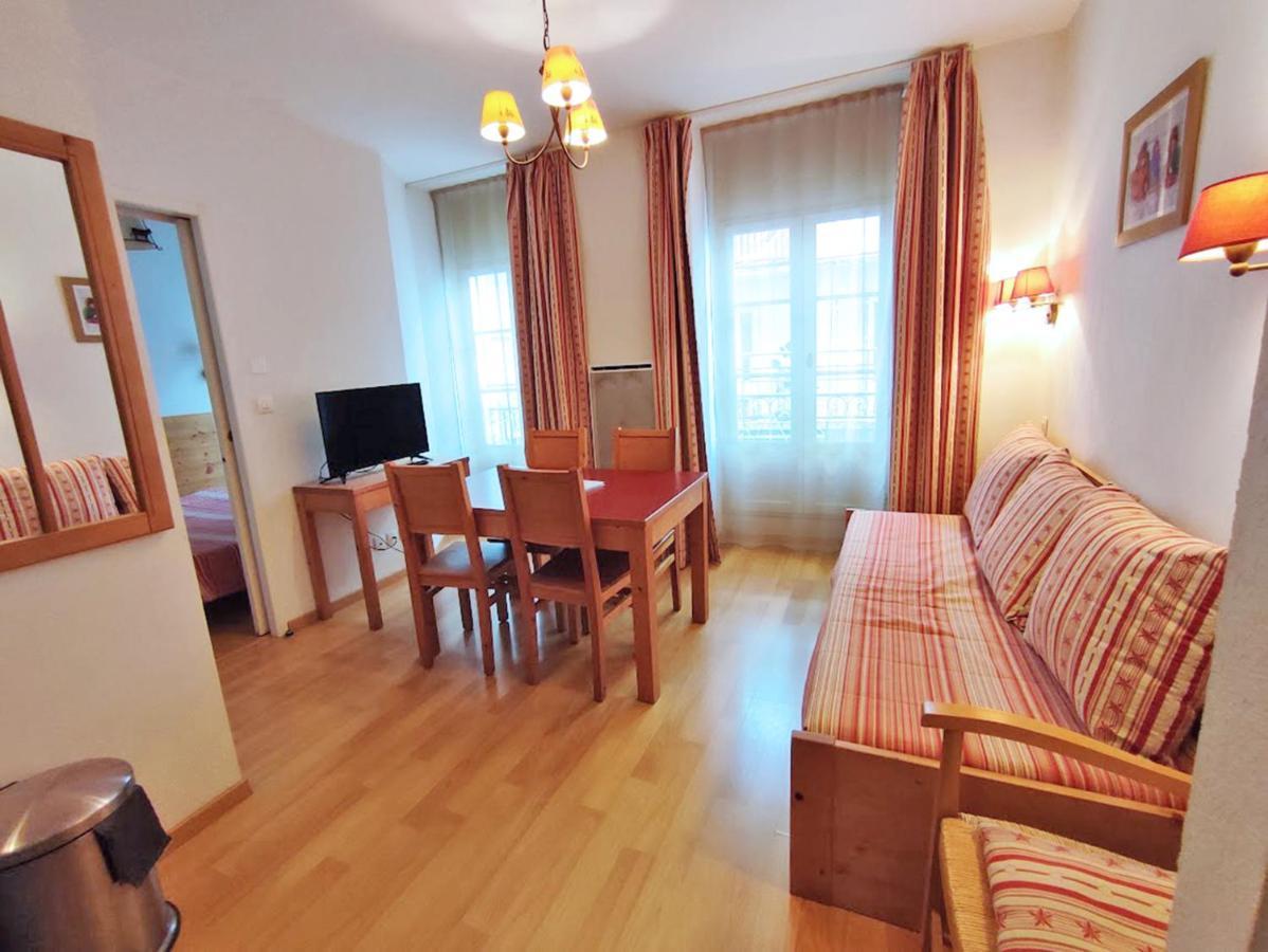 Oo, T2, Centre Luchon, Wifi, Casier A Skis, Ascenseur, 4 Personnes Bagneres-de-Luchon Luaran gambar